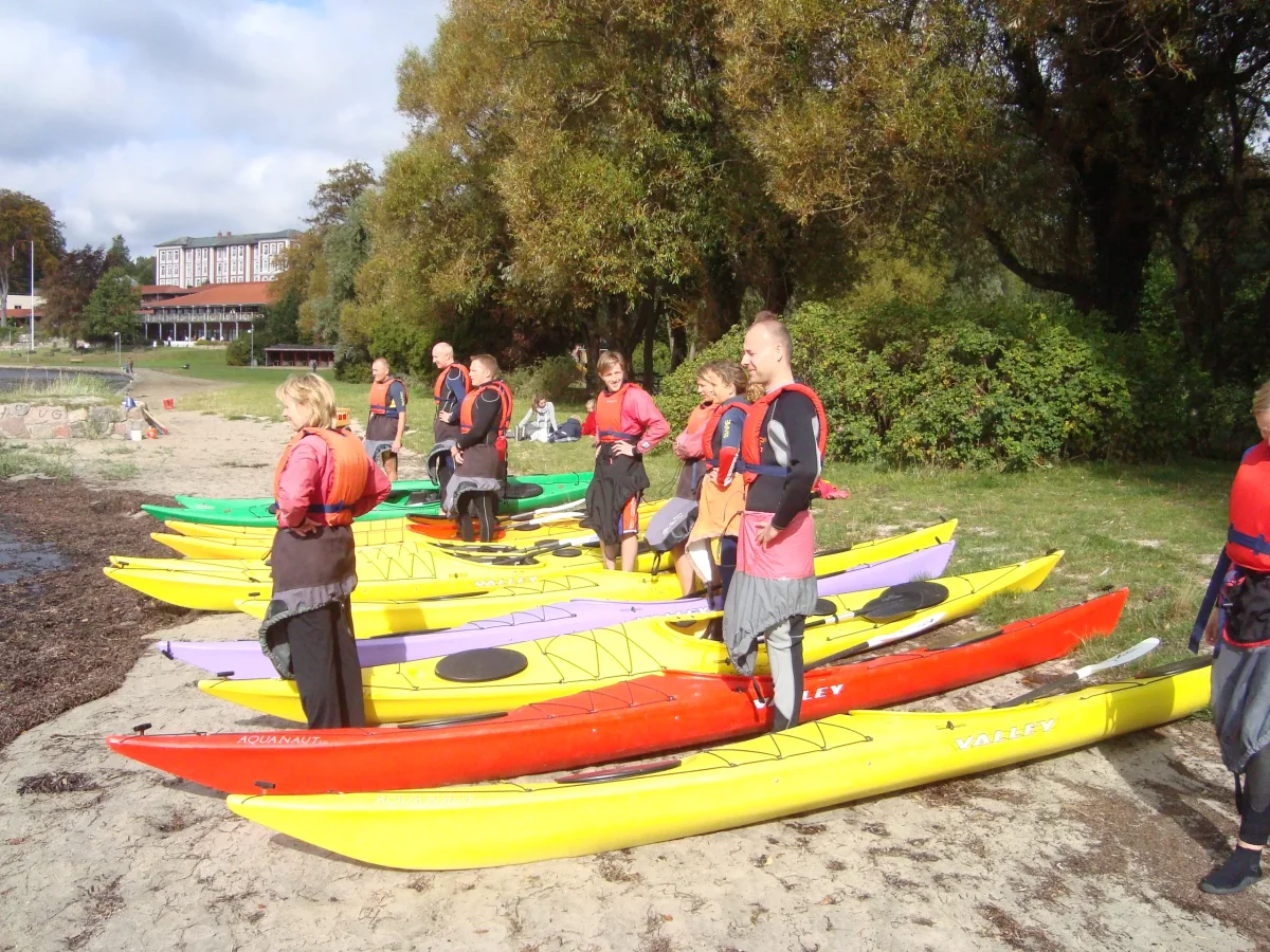 2ZWravK4-kajak-forberedelse-teambuilding-aktivitet.webp