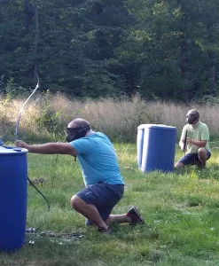 bow-tag-skydning-teambuilding.webp