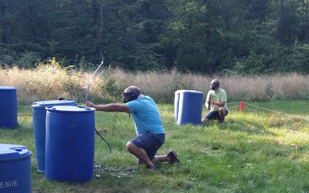 bow-tag-skydning-teambuilding.webp