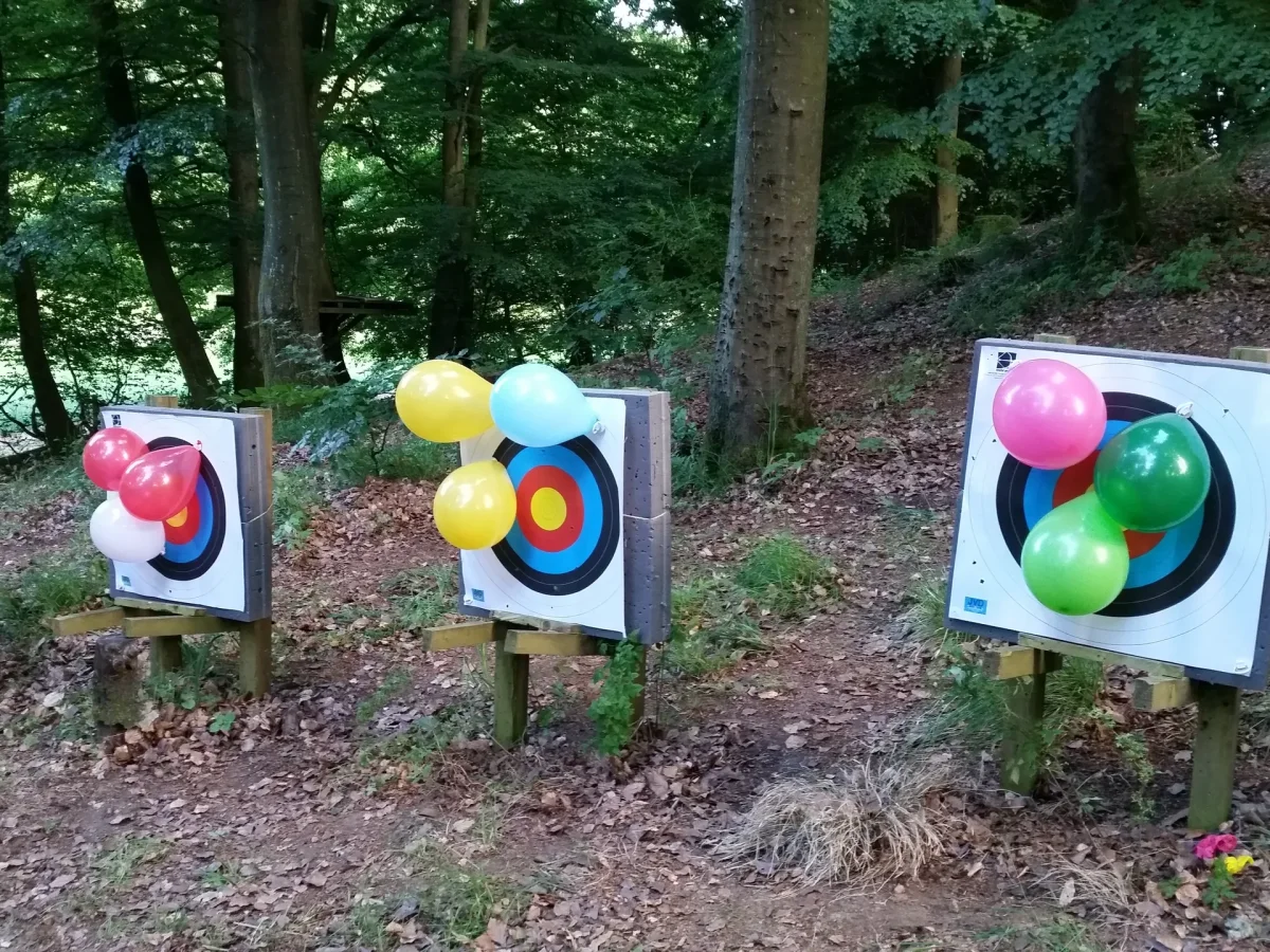 bueskydning-skiver-opsaetning-teambuilding.webp