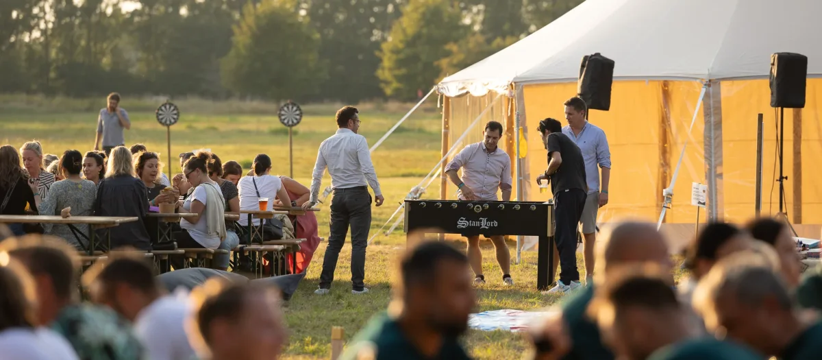 5cjlBDdt-outdoor-teambuilding-event-telt-aften.webp