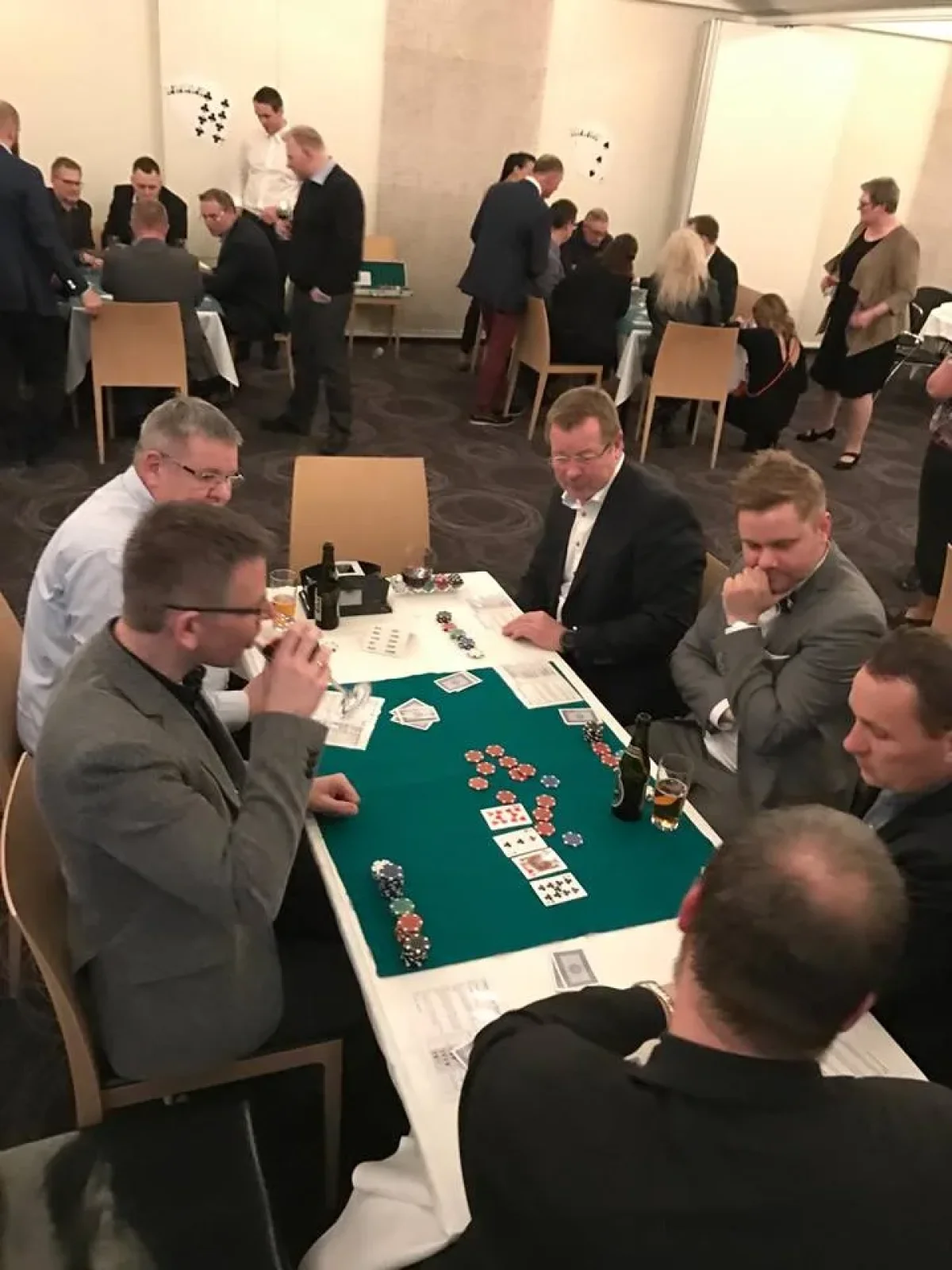 casino-poker-teambuilding-action.webp