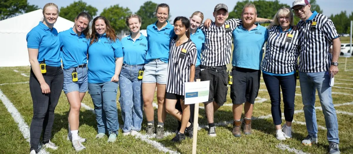gruppefoto med personale og dommere