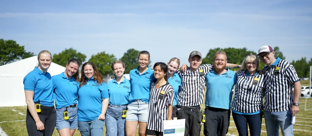 gruppefoto med personale og dommere