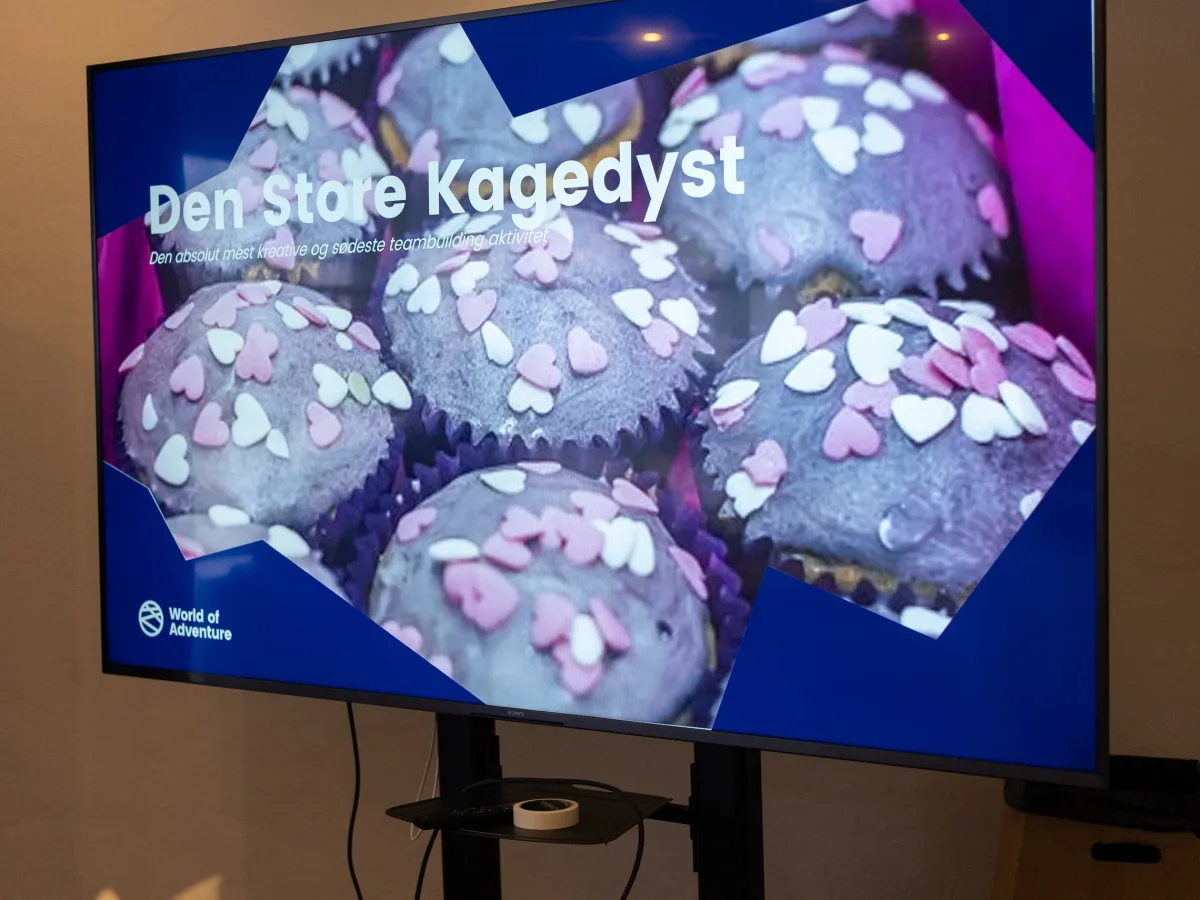 blaa-cupcakes-blomster-kagedyst.webp
