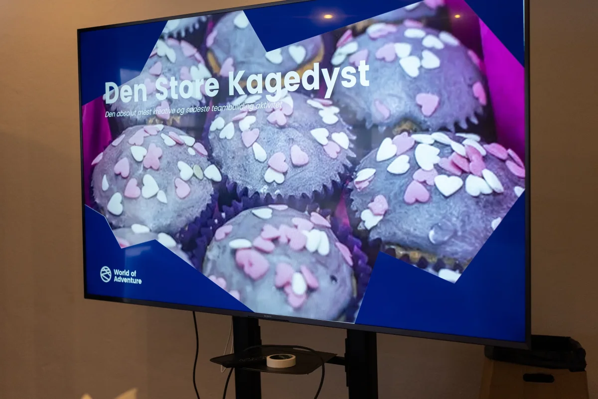 blaa-cupcakes-blomster-kagedyst.webp