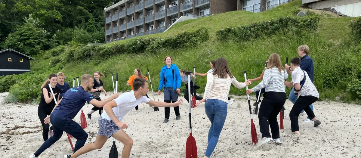 gummibaads-regatta-teambuilding-strand.webp