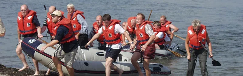 i6IVFftx-teambuilding-gummibaad-regatta-strand.webp
