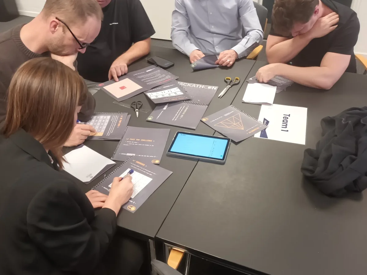 hackathon-teamwork-brainstorm.webp