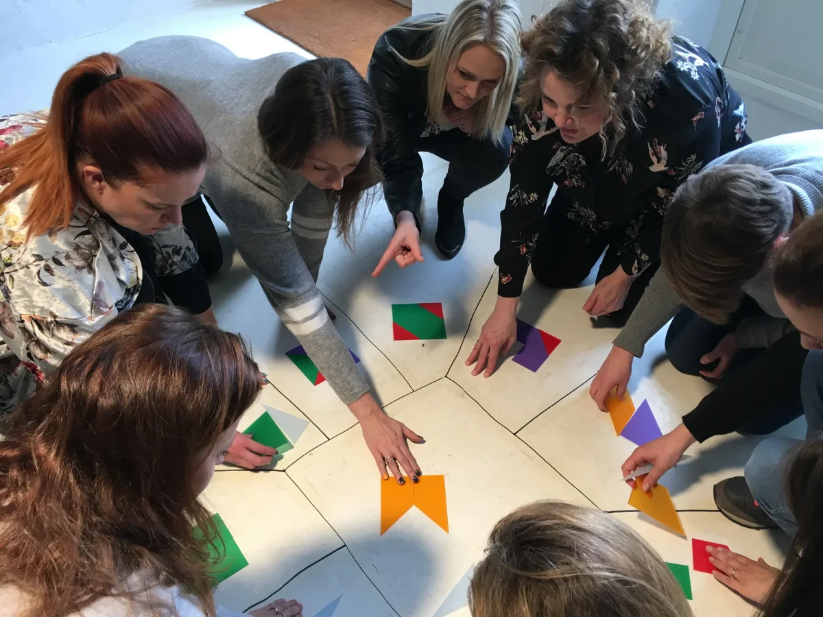 teambuilding-kommunikaos-aktivitet.webp