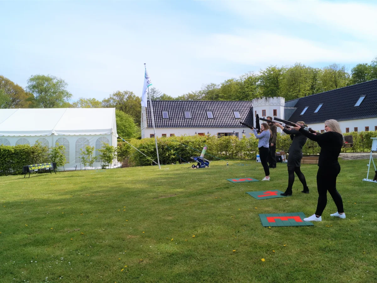 laser-lerdueskydning-teambuilding-aktivitet-2.webp