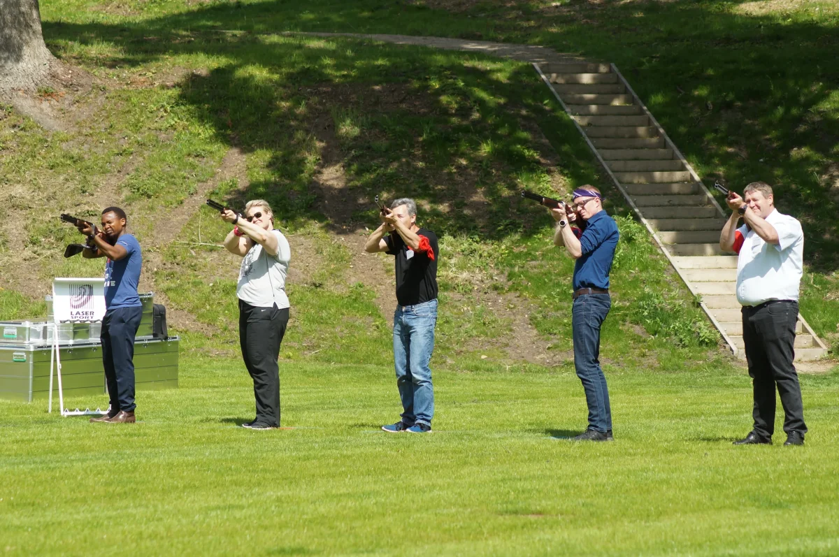 laser-lerdueskydning-teambuilding-aktivitet-3.webp