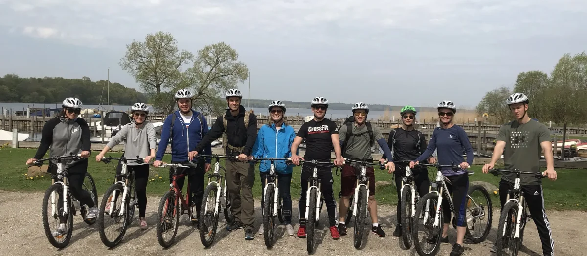 mountainbike-gruppe-teambuilding-cykeltur.webp