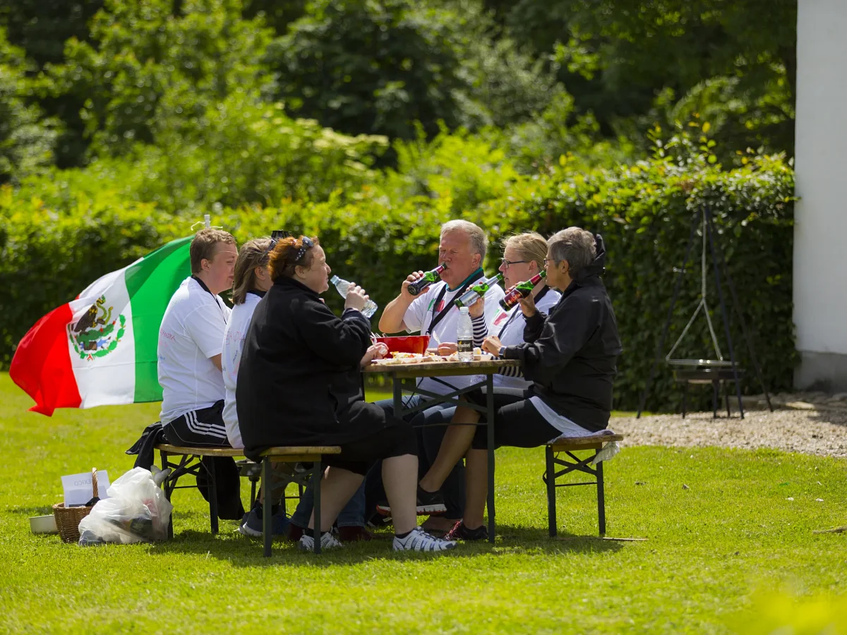 outdoor-cooking-mexicansk-flag-teambuilding.webp
