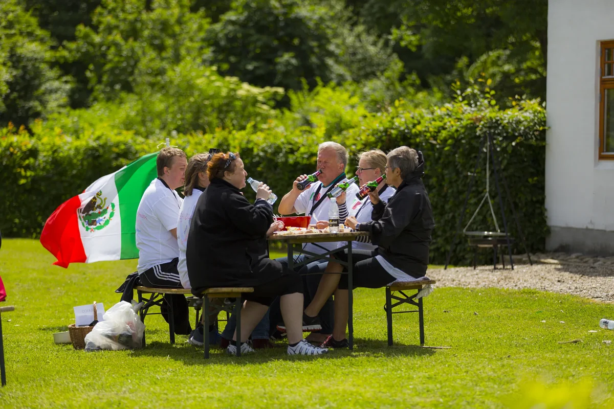 outdoor-cooking-mexicansk-flag-teambuilding.webp