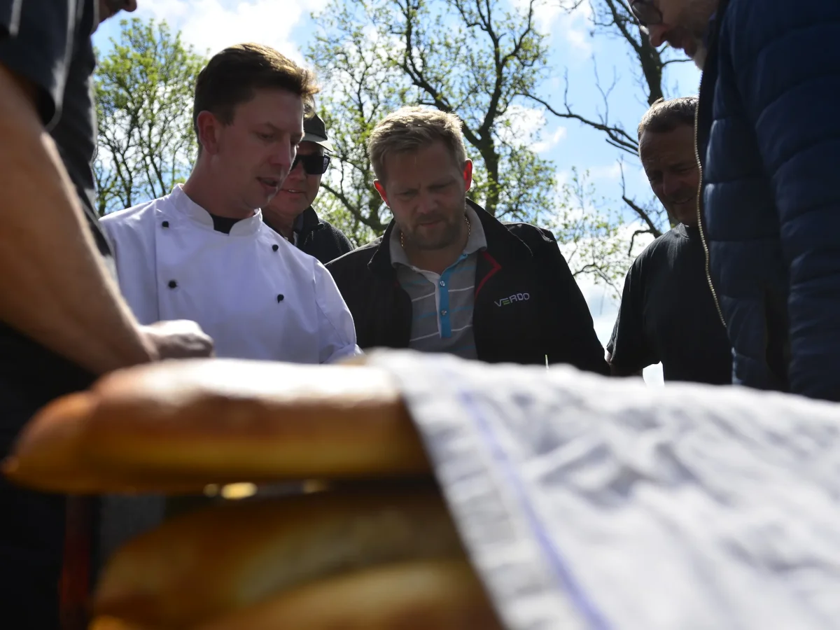 outdoor-cooking-teambuilding-challenge.webp