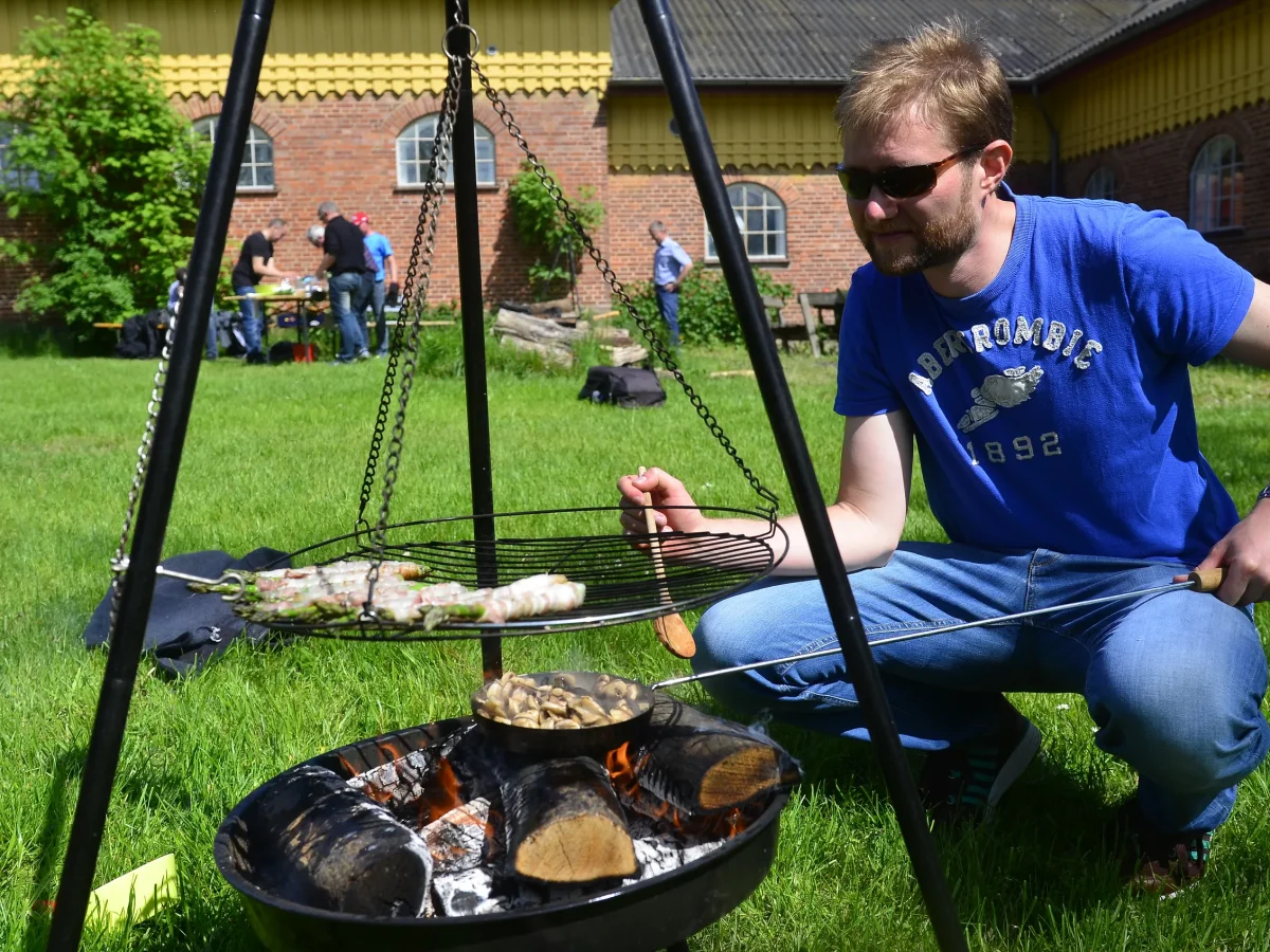 outdoor-madlavning-balfyr-teambuilding.webp