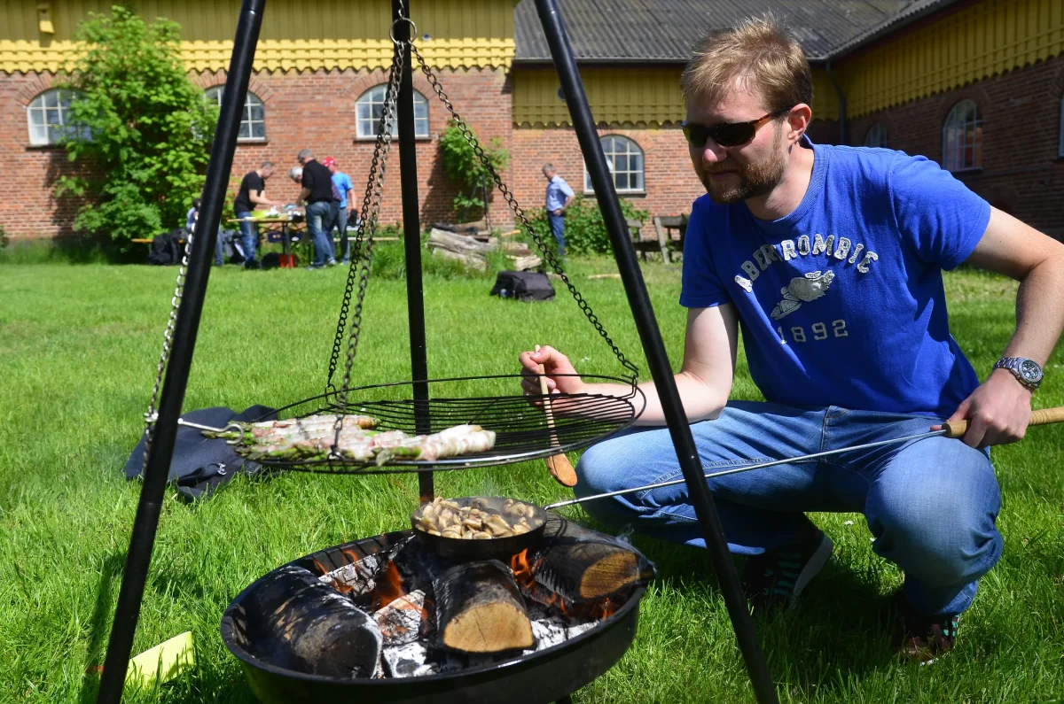 outdoor-madlavning-balfyr-teambuilding.webp