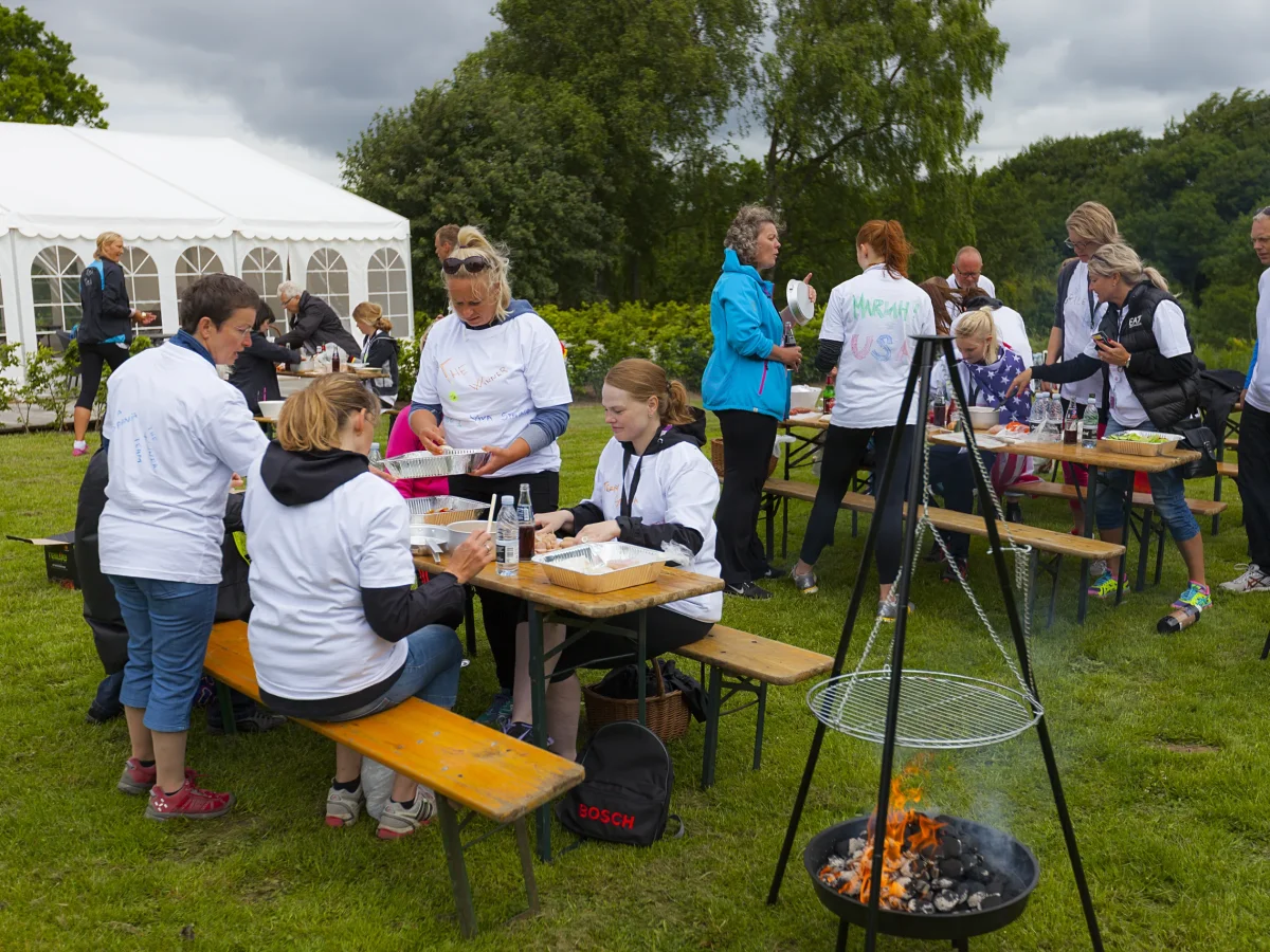 5wqYde0b-outdoor-madlavning-teambuilding-aktivitet-2.webp