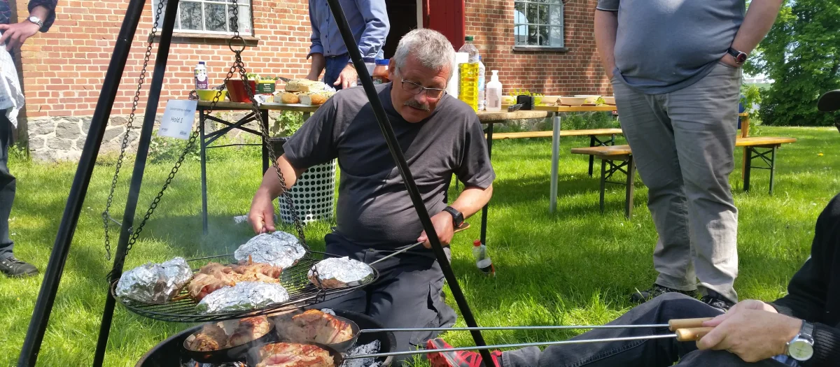 outdoor-madlavning-teambuilding-aktivitet.webp