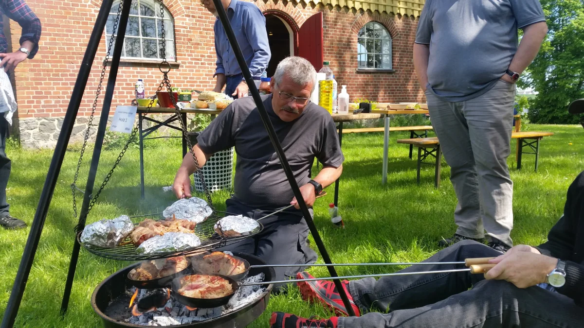 outdoor-madlavning-teambuilding-aktivitet.webp
