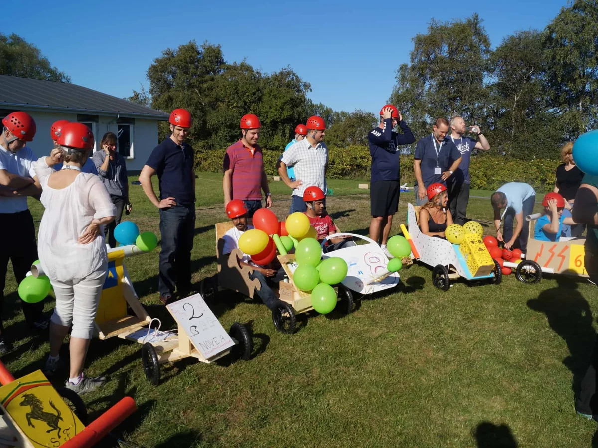 7G0cCWvp-saebeskasse-racerbil-teambuilding.webp