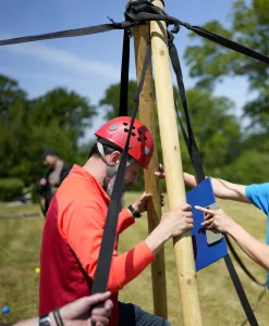 scaEO6Cj-teambuilding-aktivitet-samarbejde-opgave.webp