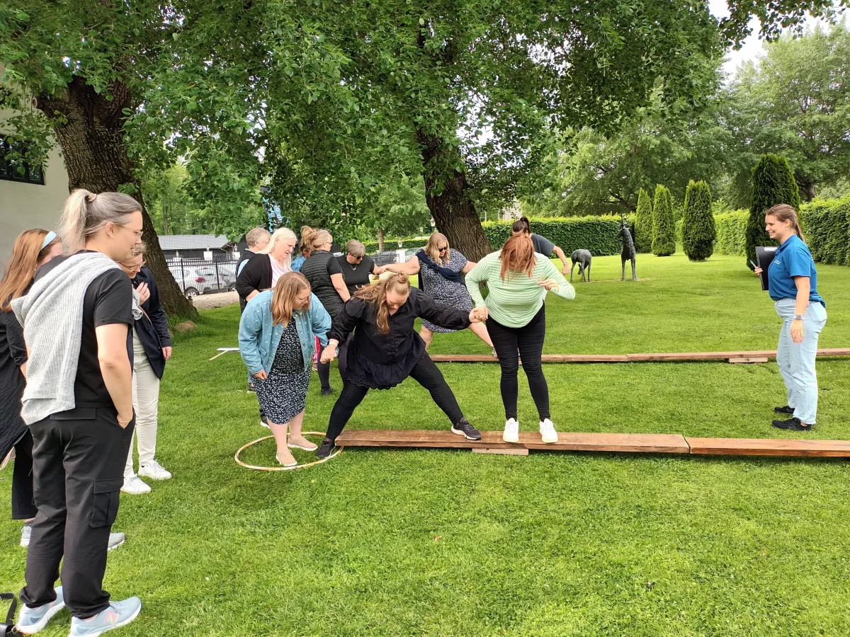 nyTf9BdS-teambuilding-tovtraekning-aktivitet.webp