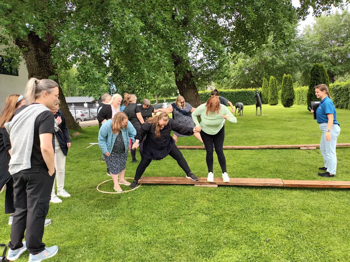 nyTf9BdS-teambuilding-tovtraekning-aktivitet.webp