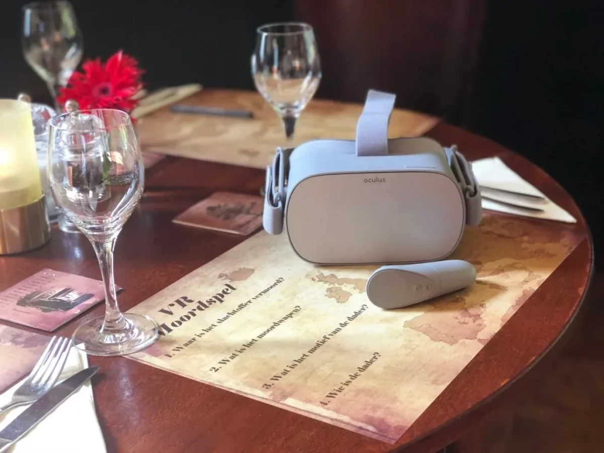 vr-headset-restaurant-bord-murder-mystery.webp