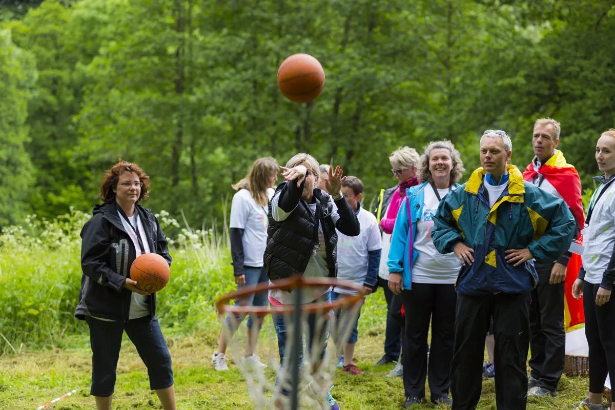 basketball-kast-teambuilding-aktivitet-2.webp