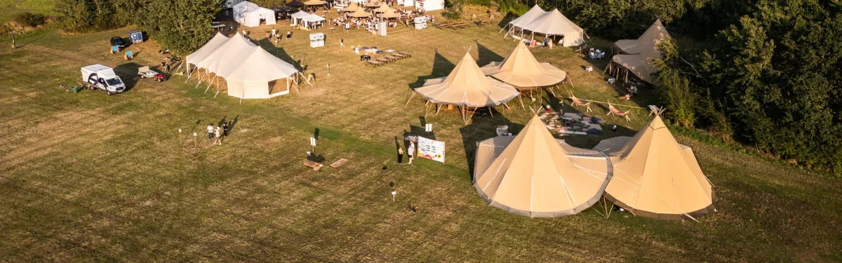 hNcYN65e-aerial-view-outdoor-teambuilding-camp.webp
