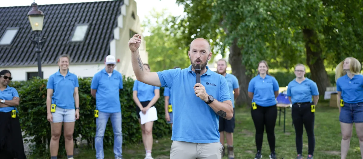 woa-instruktoer-holder-tale-teambuilding.webp
