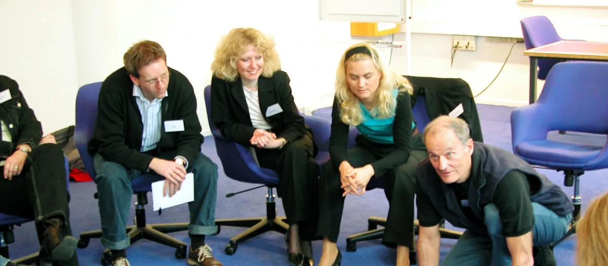 teambuilding-oevelse-gulv-aktivitet.webp