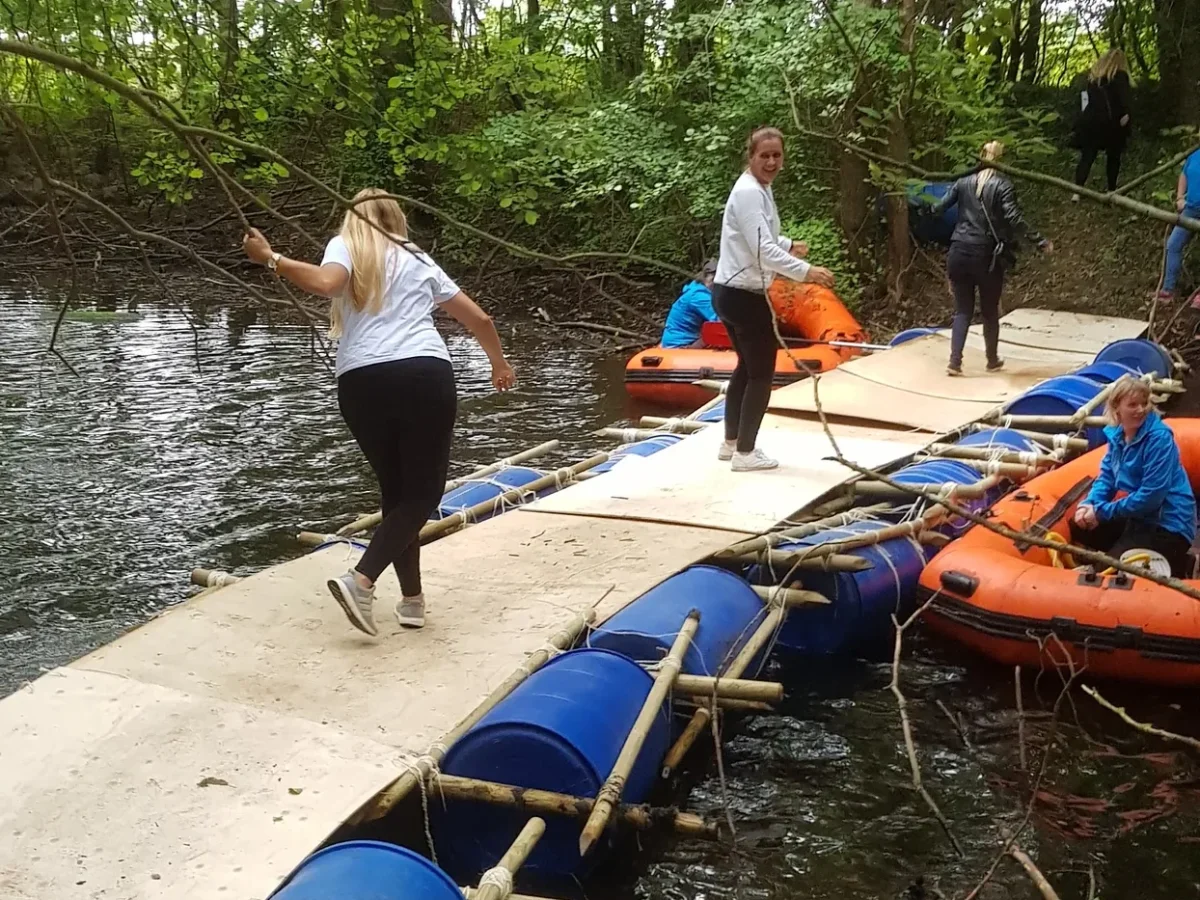 TCLHZUa1-bridge-it-teambuilding-aktivitet-2-00x32ex4dcx3a5.webp